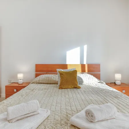 Modern 2br With Private Balcony In St. Paul's By 360 Estates דירה *