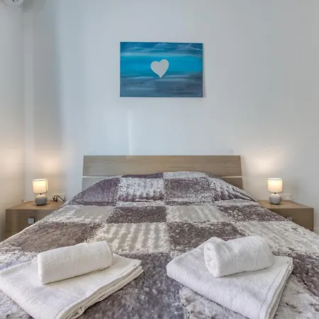 Modern 2br With Private Balcony In St. Paul's By 360 Estates דירה