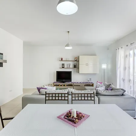 Modern 2br With Private Balcony In St. Paul's By 360 Estates *
