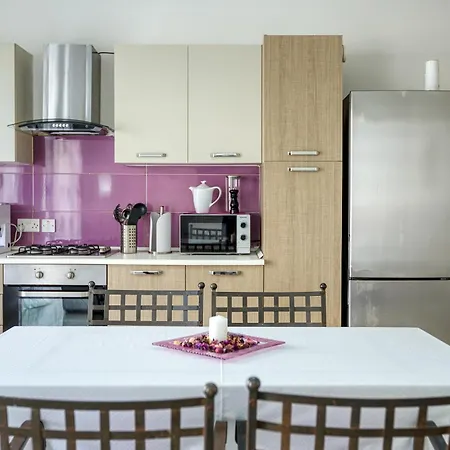 Modern 2br With Private Balcony In St. Paul's By 360 Estates *