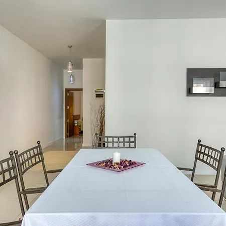 דירה Modern 2br With Private Balcony In St. Paul's By 360 Estates