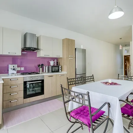 דירה Modern 2br With Private Balcony In St. Paul's By 360 Estates סיינט פול ביי